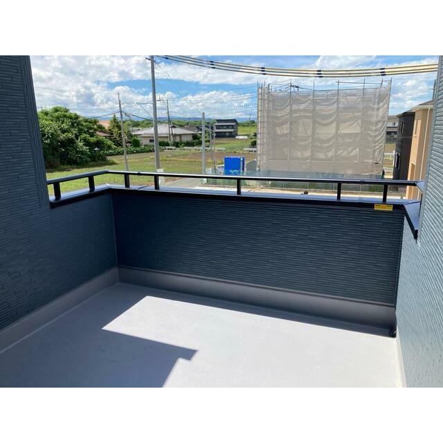 自宅で気分のスイッチを切り替えるならバルコニーがおすすめ！（2号棟）