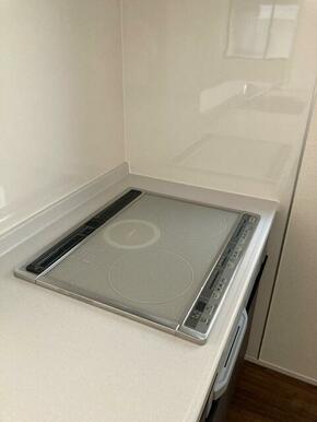 お手入れがしやすく熱効率のいいIH採用（2号棟）