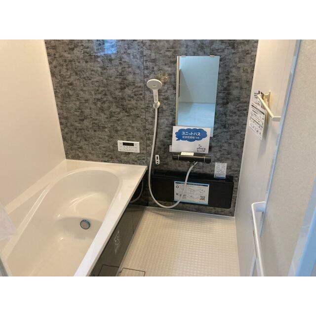 一日の終わりはバスタイムでリラックス。お湯でぽっかぽかに温まって快眠を（2号棟）