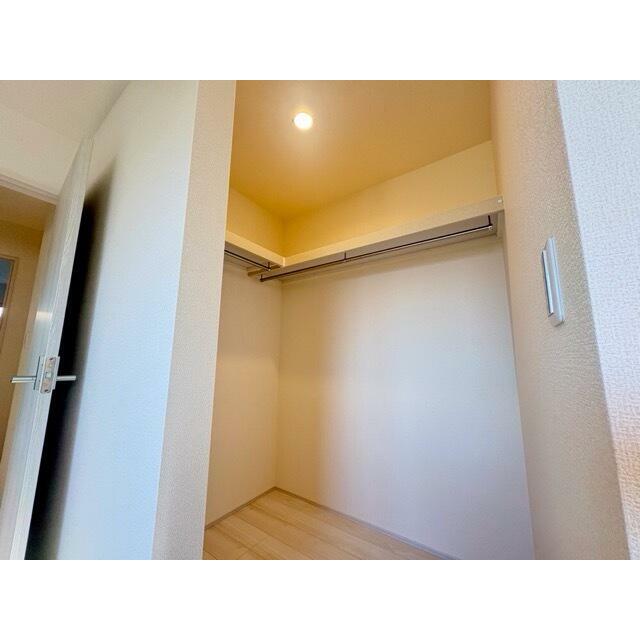 賢く収納しながら季節ごとの装いを楽しみたい（1号棟）