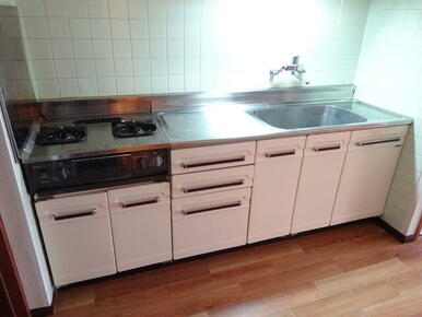 便利なガスコンロ付キッチンです