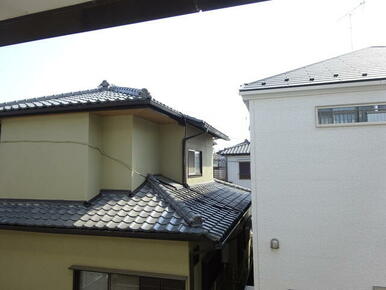 閑静な住宅街が並ぶ眺望です