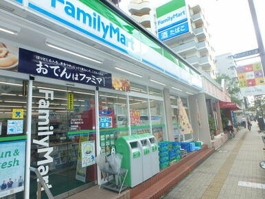 ファミリーマート本八幡駅南口店