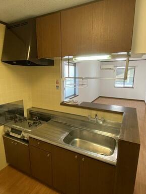 ガスコンロ２口対応　※ガスコンロは残置物