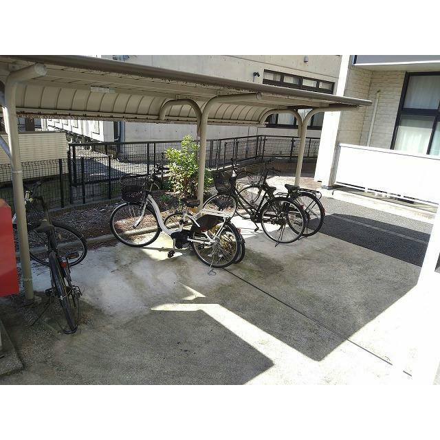 駐輪場　原付＆自転車のみ駐輪可能