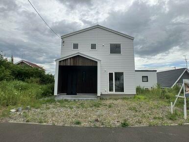 サッシには断熱性能の高いLow-E複層ガラスを採用♪