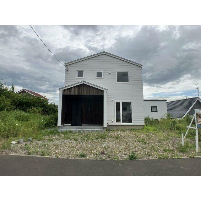 サッシには断熱性能の高いLow-E複層ガラスを採用♪