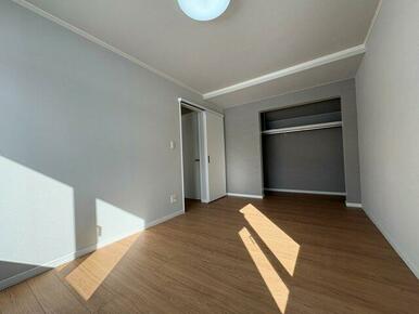 2階部分に独立した部屋が3部屋になった事により主寝室の他、お子様のお部屋、ご主人の書斎等、様々な用途