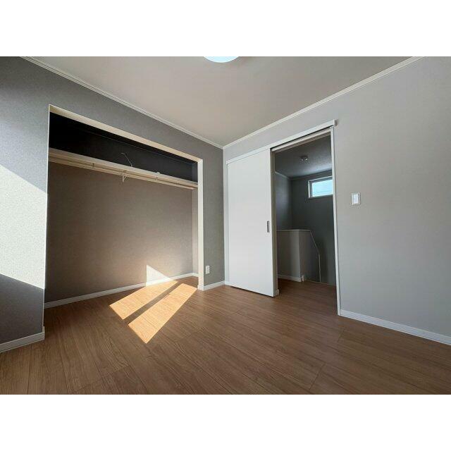 2階部分に独立した部屋が3部屋になった事により主寝室の他、お子様のお部屋、ご主人の書斎等、様々な用途