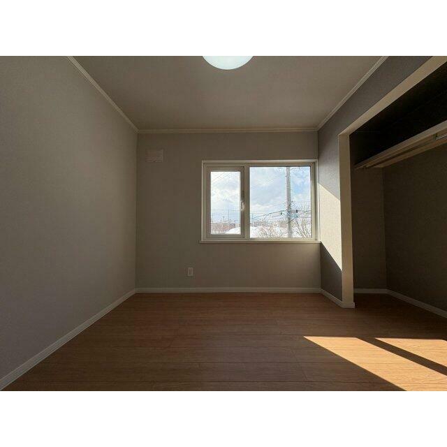 2階部分に独立した部屋が3部屋になった事により主寝室の他、お子様のお部屋、ご主人の書斎等、様々な用途