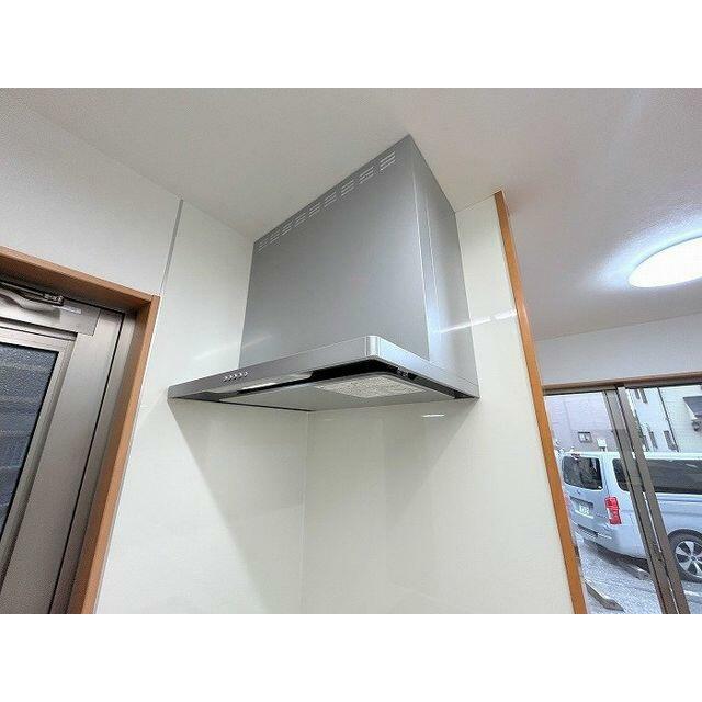 「キッチン」換気扇はフラットスリムを採用しております