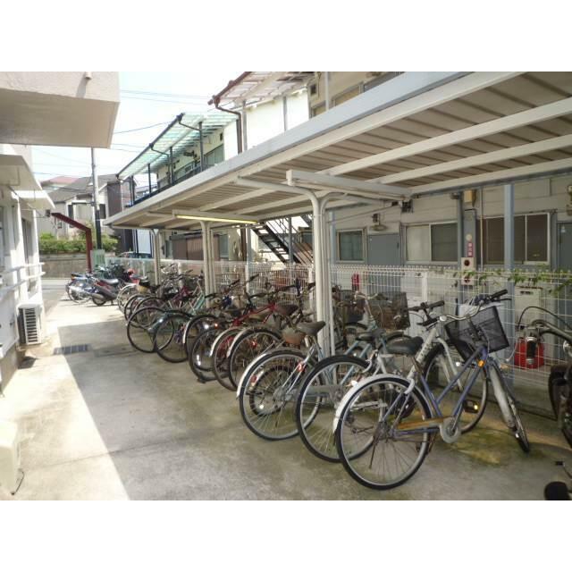 駐輪場　大型バイクも無料で駐輪可★