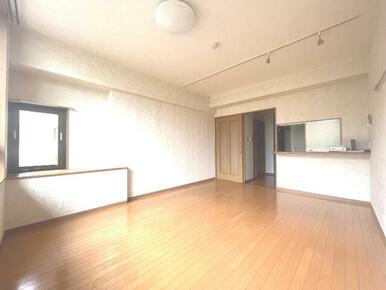 広々10.1帖のフローリングのお部屋♪