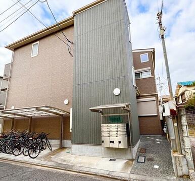 全１４室、２０２６年１月現在満室、年間想定賃料収入１０，０６８，０００円
