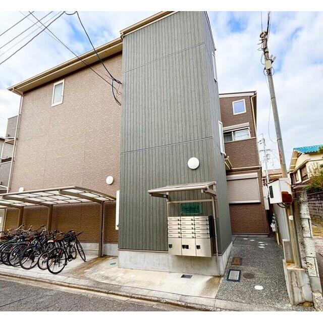 全１４室、２０２６年１月現在満室、年間想定賃料収入１０，０６８，０００円