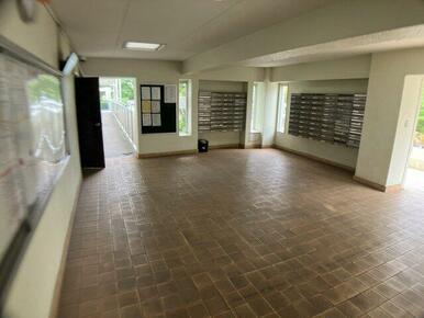 エントランスも広めです