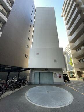 タワーパーキング（２０２５年６月現在空有）。