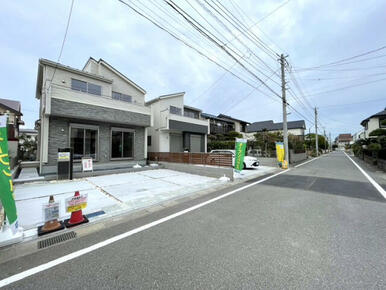 1号棟 外観 ※奥は2号棟・販売済