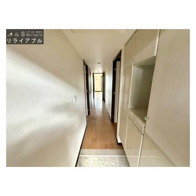 たっぷりの収納ですっきりした玄関