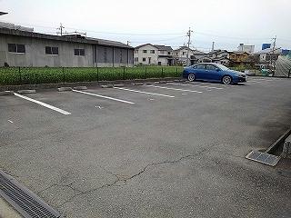 敷地内