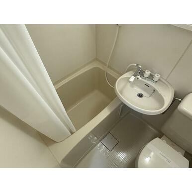 シャワーカーテン付です♪