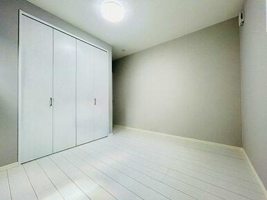 洋室約６．７帖