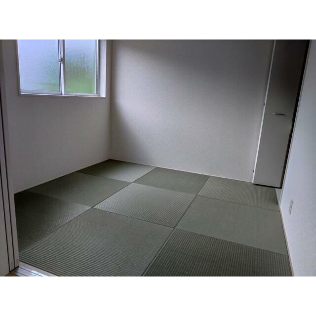 畳の上で大の字リラックス、さらばストレス