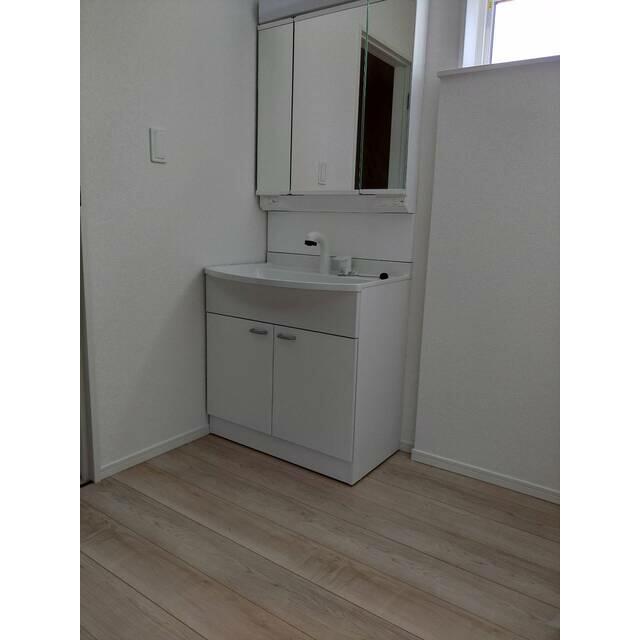 女性のお化粧や男性の身だしなみに洗面台は不可欠