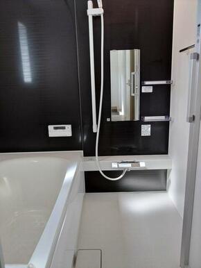 入浴中の突然の立ちくらみ、手すりがあると安心です