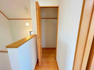 「２階廊下」クローゼット設置しております。