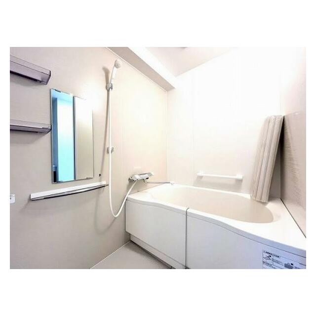 浴室　新品交換、フタあり。