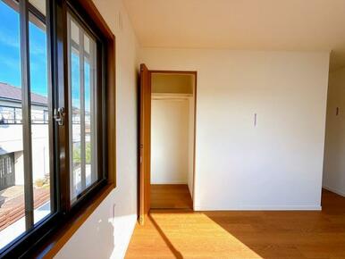 「2階北西側洋室」収納の様子