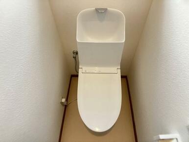 2階トイレも新品交換済みです。
