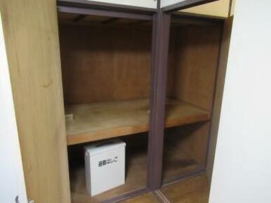 ほかの部屋の写真を使用しております。