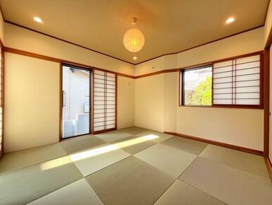 「和室」約6帖の和室は畳表替え、障子貼替え、襖張替え済みです