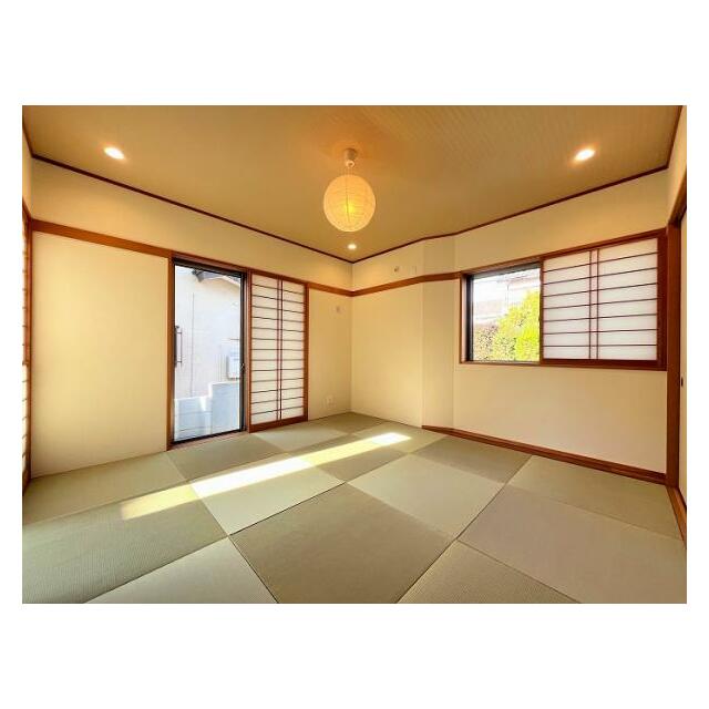 「和室」約6帖の和室は畳表替え、障子貼替え、襖張替え済みです