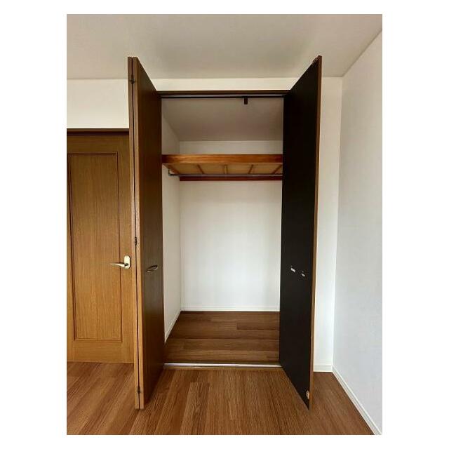 洋室2クローゼット