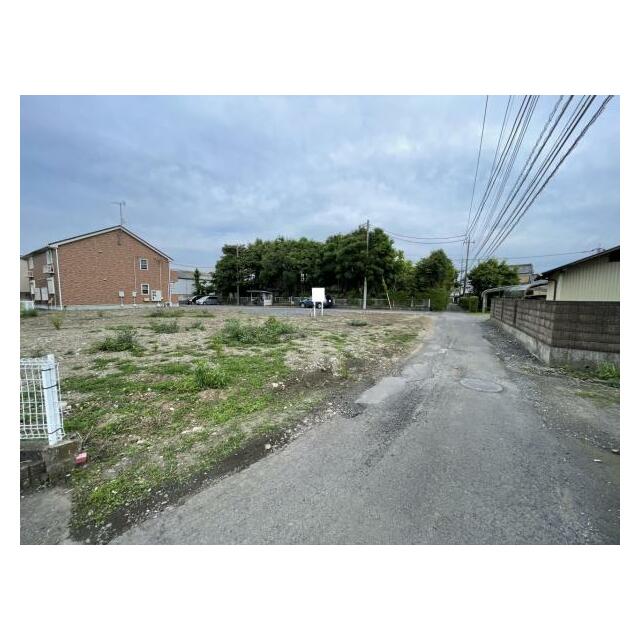 西側約3M幅員の道路です＾＾