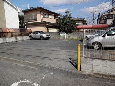 建物横に駐車場有ります※要空き確認