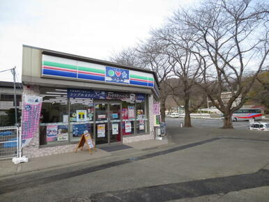 スリーエフ