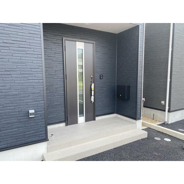 モニター付きインターホン、鍵の開け閉めも楽楽な電気錠！ 使いやすいポスト