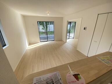 カウンターキッチンなので家事をしながらご家族の様子が見渡せます☆