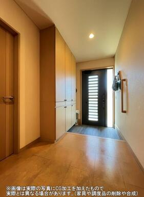 玄関を広く利用できるようシューズボックスを完備！