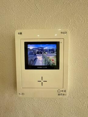 「LDK」モニター付きインターホンで突然の来客対応も安心です