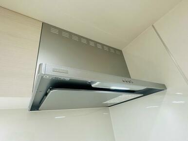 新品交換済みのレンジフード