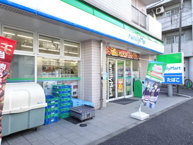 ファミリーマート世田谷淡島通り店