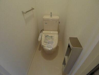 【トイレ】毎日使うものだからこそ、人に優しく、清潔な温水洗浄機能付トイレ。