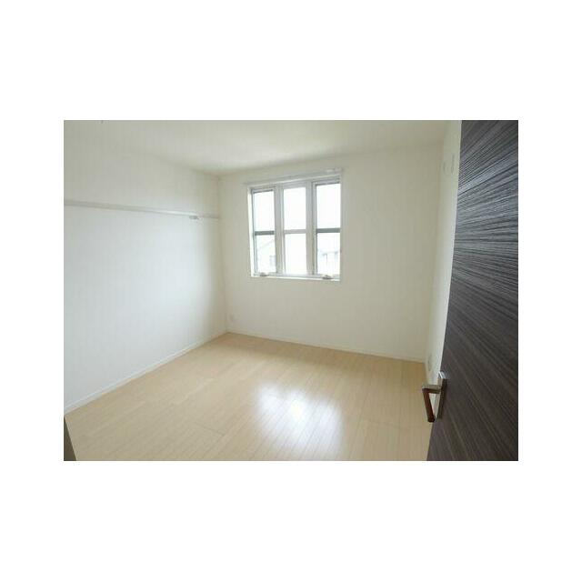 画鋲や釘を使わずにちょっとした物かけに便利な化粧幕板付き♪