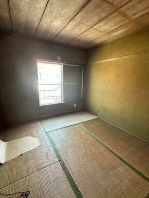 玄関側の2階和室です