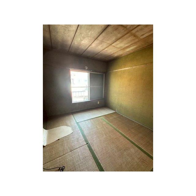 玄関側の2階和室です